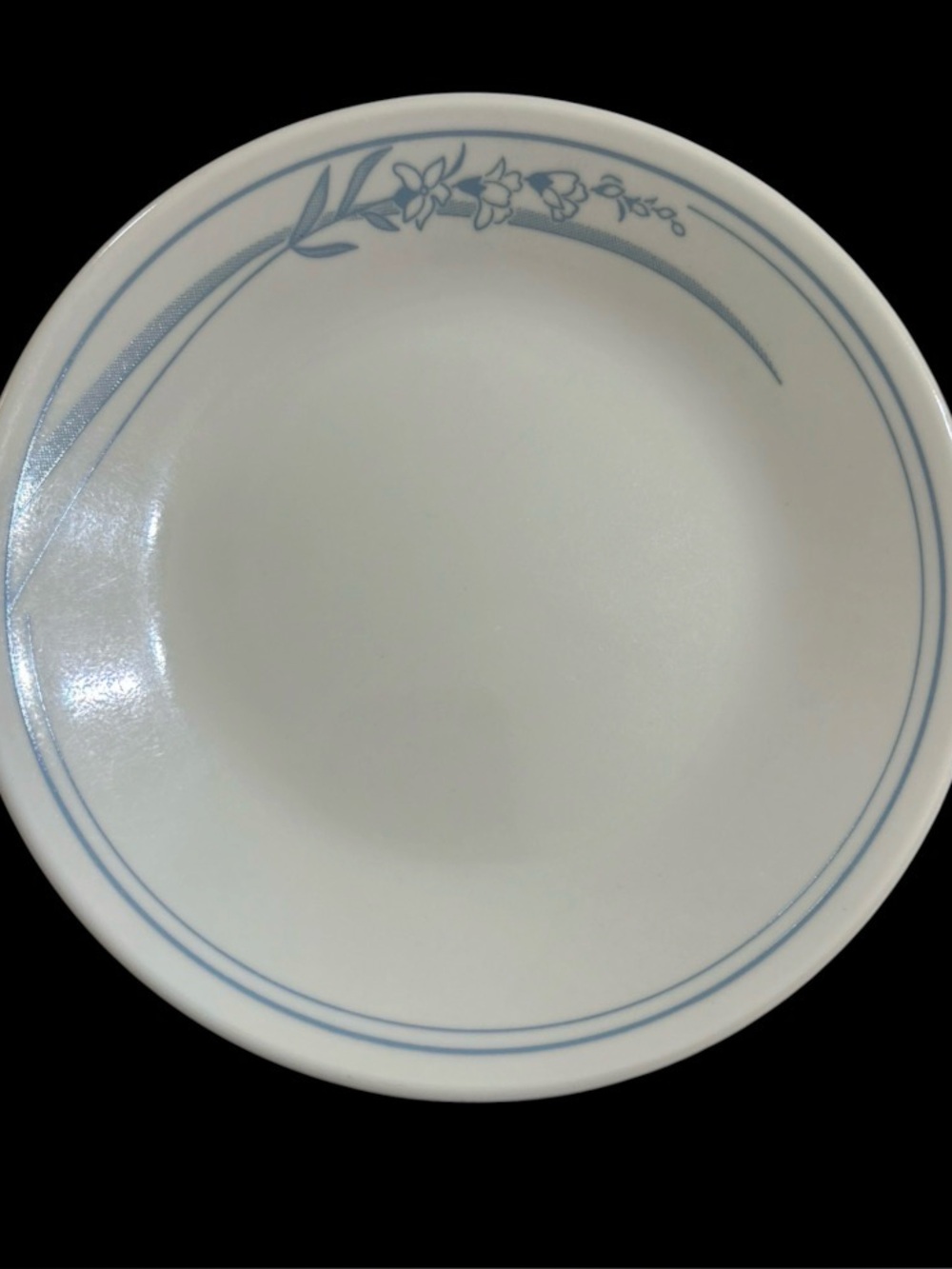 Vintage Corelle Blue Lily mugs and bread and butter plates by Corning